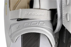Bauer Vapor Hyperlite2 Senior Goalie Blocker -Bauer 1061626 BTH23 GOAL STICKS ELITE SR MTOBLACK catalog front 2a83f12d d046 4037 b793 2ab4fef2b2e1